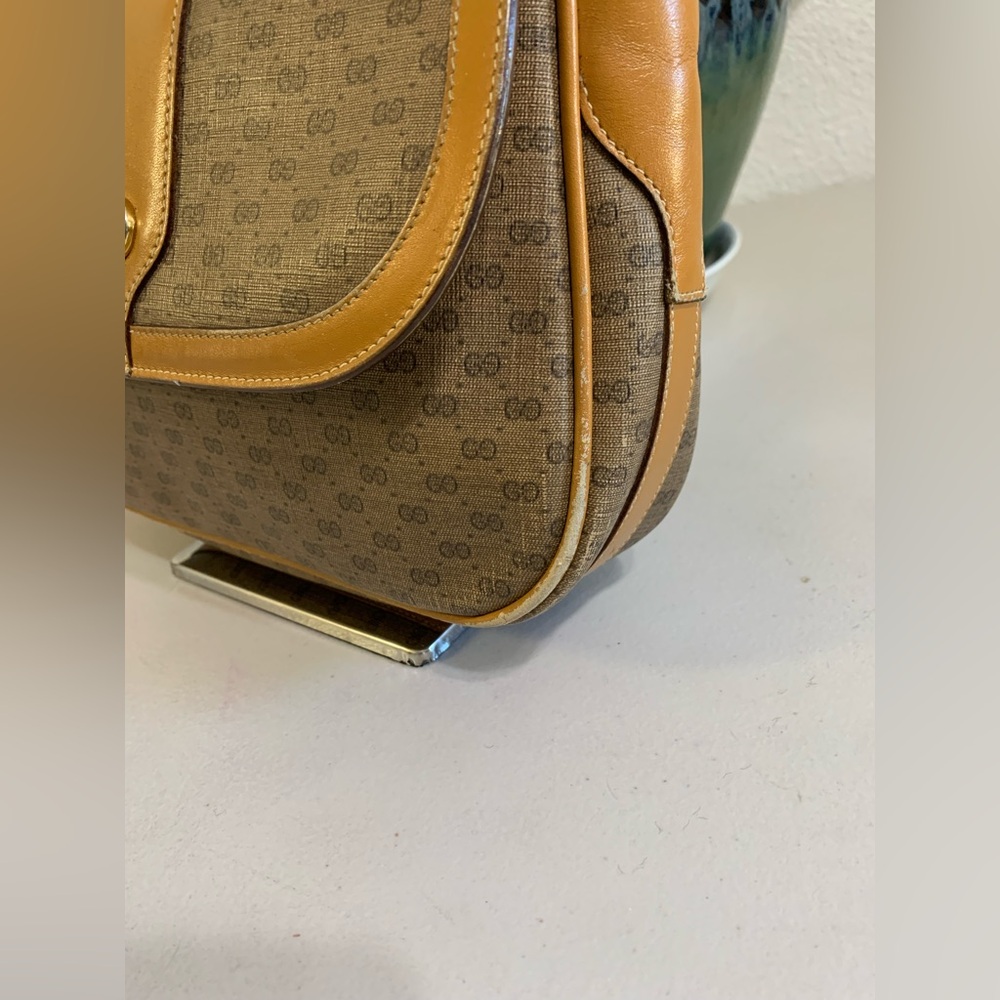 👜💕 Vintage GUCCI Crossbody Tan Leather Bag - Picture 8 of 13